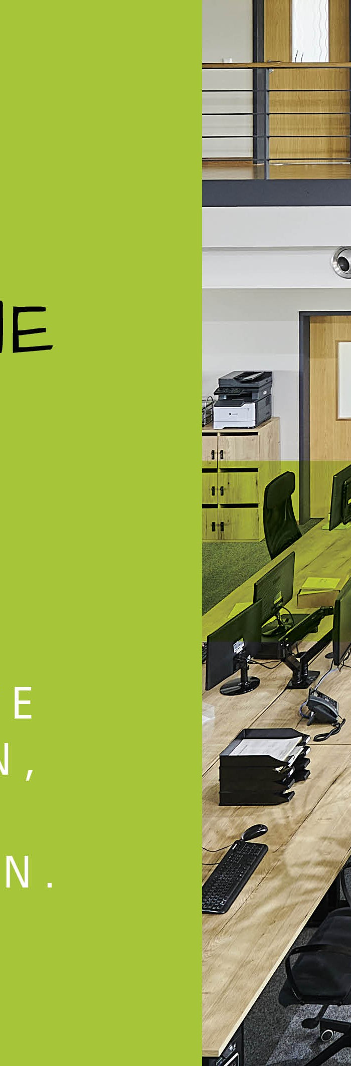 Ein zweigeteiltes Banner mit dem Logo von palatino EXCLUSIVE LINE und Werbetext auf grünem Grund auf der linken Seite. Die rechte Seite zeigt ein Foto eines hellen Großraumbüros mit mehreren arbeitenden Personen, in dessen Zentrum eine große Palme in einem hohen, rostbraunen Cortenstahl-Kübel steht.